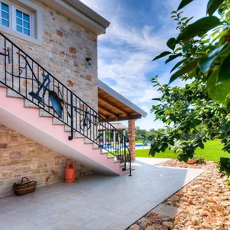 Lemaliante Ferienhaus *