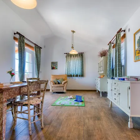Lemaliante Holiday home